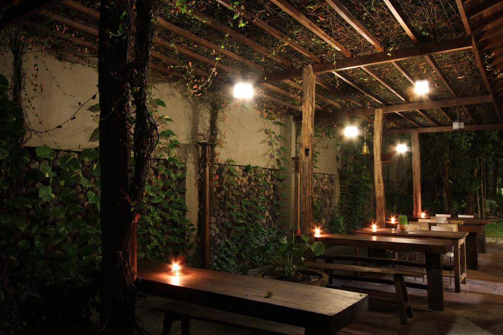 Rumah Batu Boutique Hotel Surakarta  Екстер'єр фото